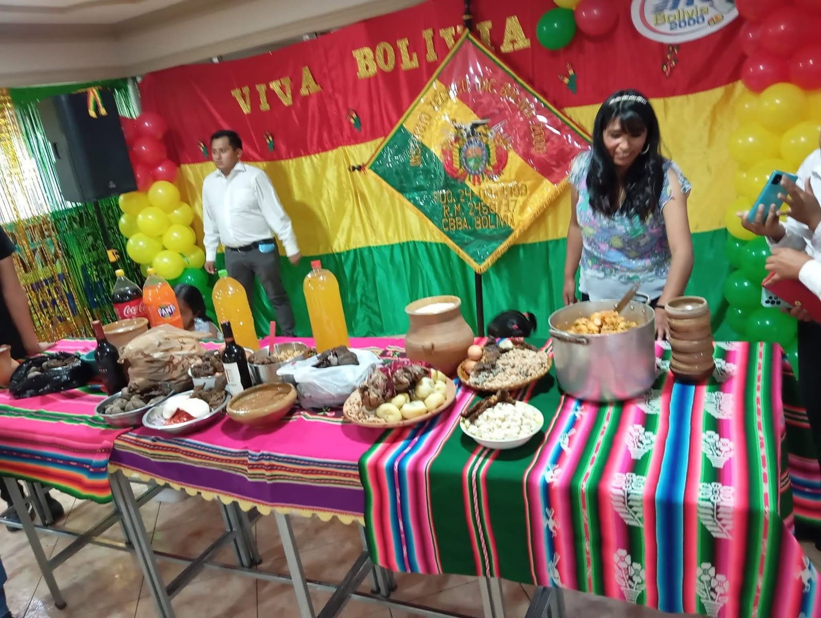 16   Mesa de tradicion boliviana